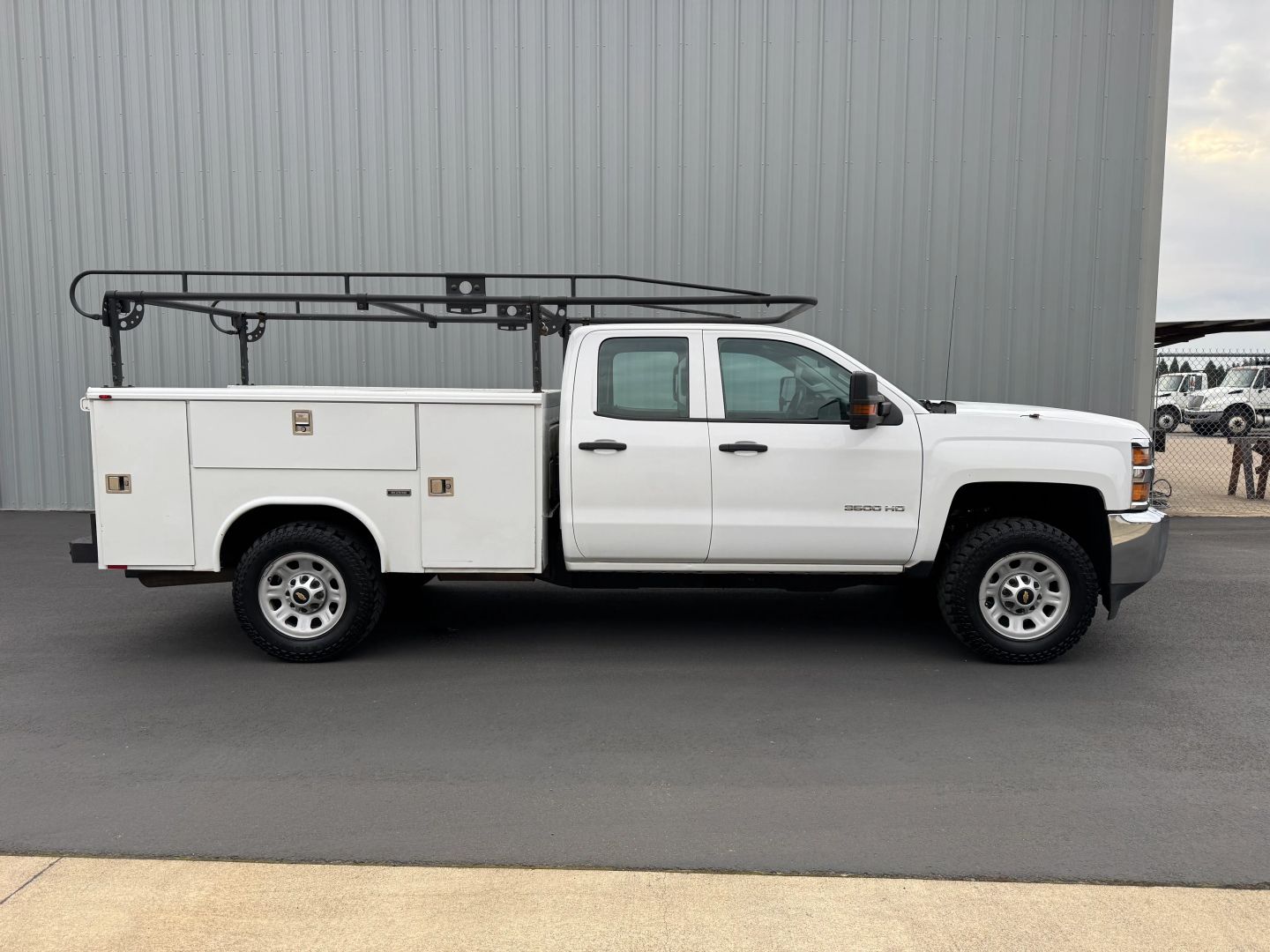 chevrolet silverado 3500hd 2016 1GB5KYCG8GZ345813 image chevrolet silverado 3500hd 2016 1GB5KYCG8GZ345813 image